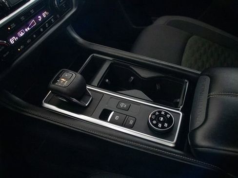 Used 2022 Nissan Pathfinder SV image 31