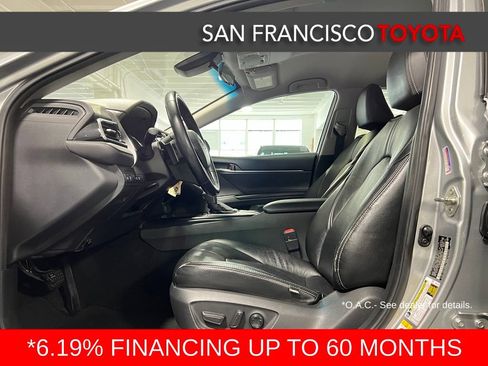 Certified 2018 Toyota Camry SE FWD image 11
