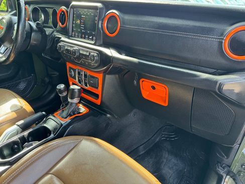 Used 2021 Jeep Wrangler Unlimited Sahara w/ Cold Weather Group AWD/4WD image 25