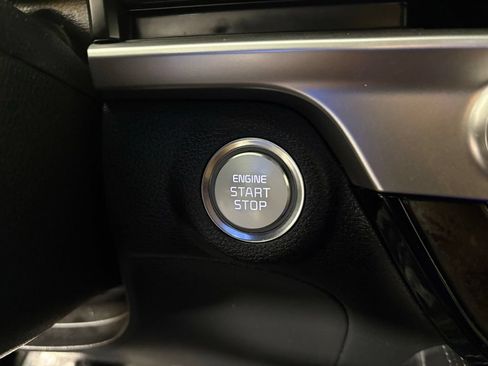 Used 2023 Kia Telluride EX w/ EX Captain's Chair Package FWD image 25