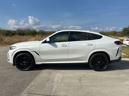 New 2026 BMW X6 xDrive40i w/ Climate Comfort Package image 5