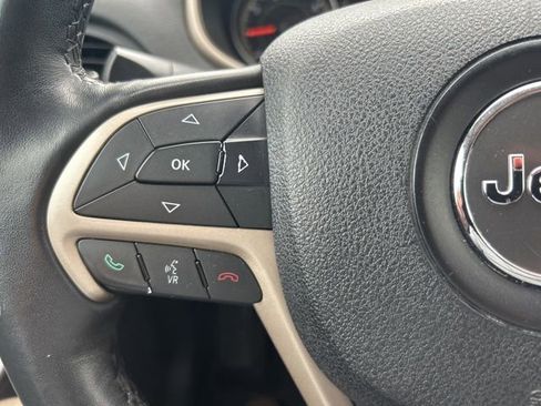 Used 2015 Jeep Cherokee Latitude w/ Cold Weather Group AWD/4WD image 17