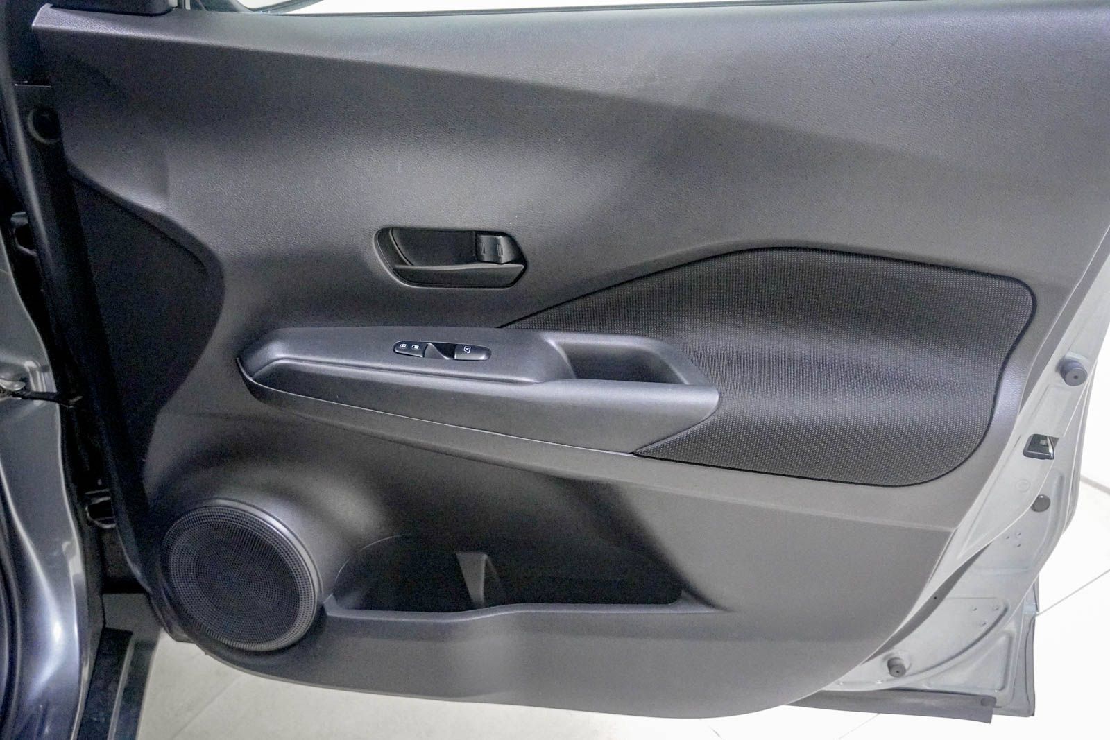 Used 2023 Nissan Kicks S FWD image 29