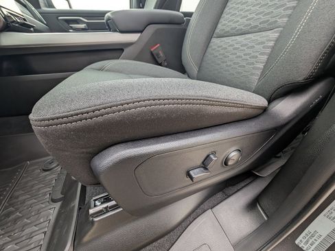 New 2026 RAM 1500 4x4 Crew Cab image 14