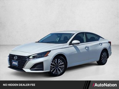 Used 2023 Nissan Altima 2.5 SV AWD/4WD image 1