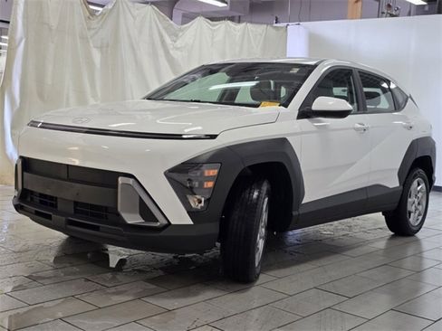 Used 2024 Hyundai Kona SE image 10