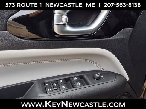 New 2026 Jeep Compass Limited w/ Sun, Sound & Navigation Group AWD/4WD image 8