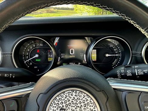 Used 2021 Jeep Wrangler Unlimited Sahara image 13