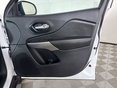 Used 2022 Jeep Cherokee Limited image 26