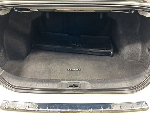 Used 2023 Nissan Altima 2.0 SR FWD image 22
