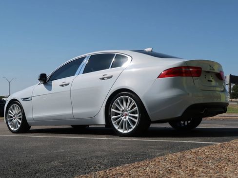 Used 2017 Jaguar XE First Edition image 11