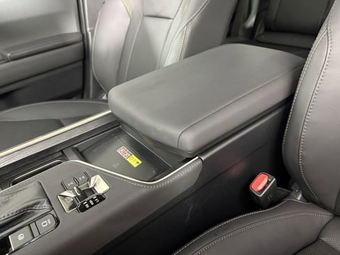 Used 2024 Lexus GX 550 image 21