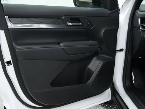 Used 2025 GMC Terrain Elevation image 21