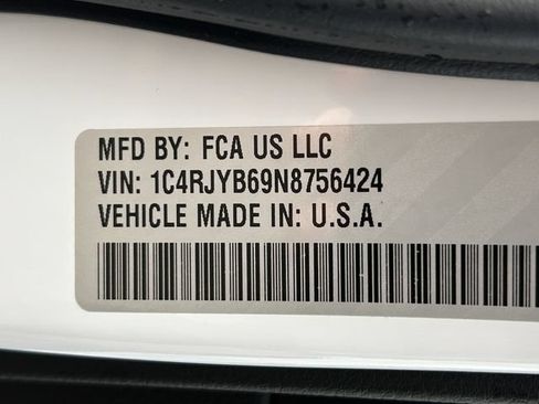 Used 2022 Jeep Grand Cherokee Limited 4xe w/ Luxury Tech Group II AWD/4WD image 32