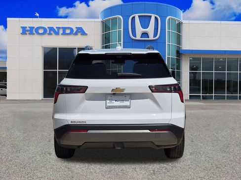 Used 2025 Chevrolet Equinox LT w/ Convenience Package II FWD image 4
