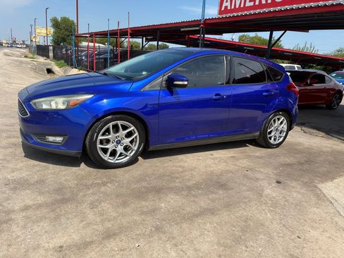 Used 2015 Ford Focus SE w/ Equipment Group 201A FWD image 2