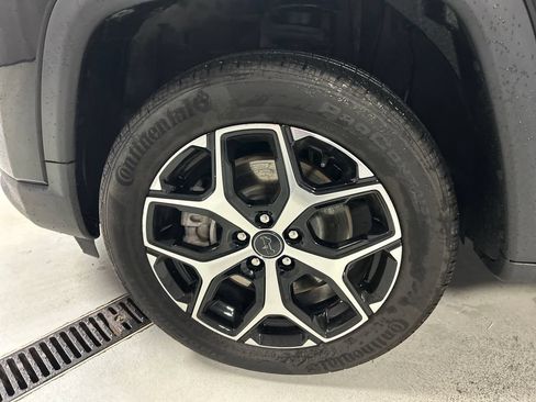 Used 2025 Jeep Compass Limited w/ Sun & Sound Group AWD/4WD image 9