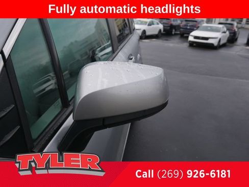 Used 2024 Toyota Sienna XLE FWD image 11