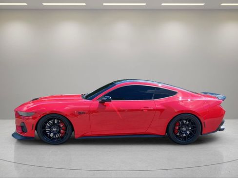 Used 2024 Ford Mustang GT RWD image 2