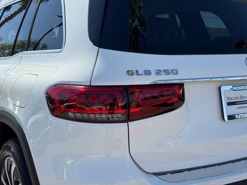 Certified 2023 Mercedes-Benz GLB 250 image 21