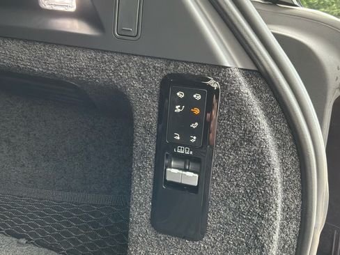 Used 2024 Land Rover Range Rover Long Wheelbase Autobiography AWD/4WD image 39