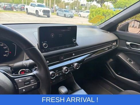 Used 2023 Honda Civic Sport image 9