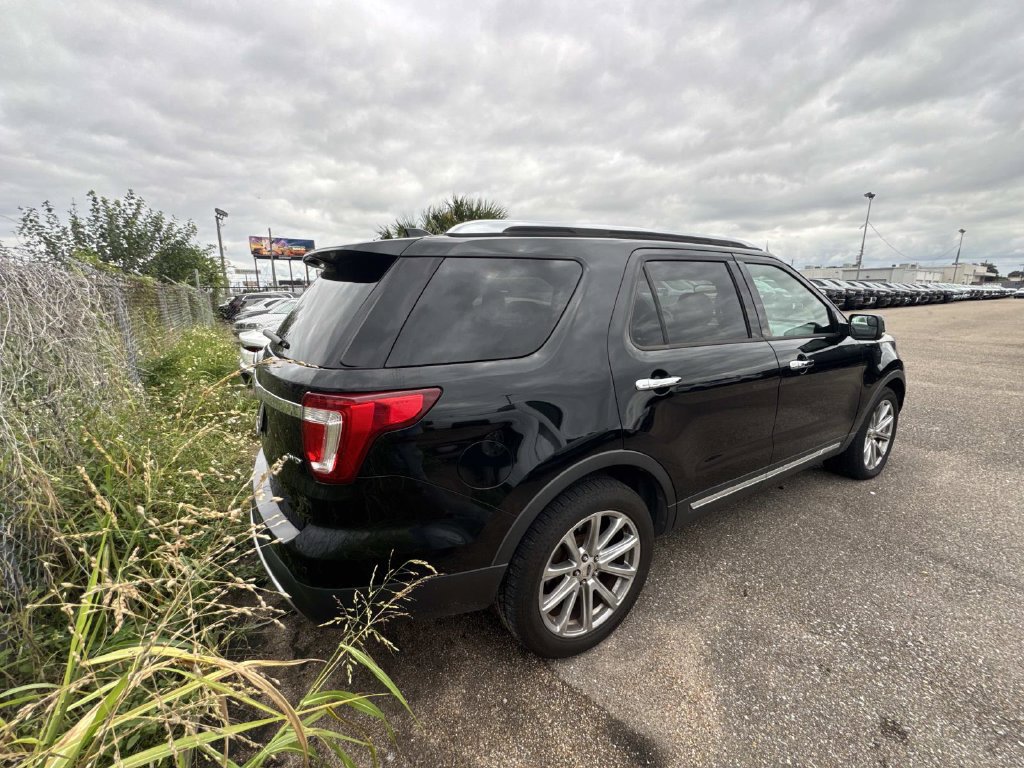 Used 2017 Ford Explorer Limited AWD/4WD image 10