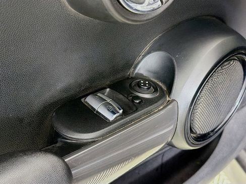 Used 2019 MINI Cooper 2-Door Hardtop w/ Signature Upholstery Package FWD image 15
