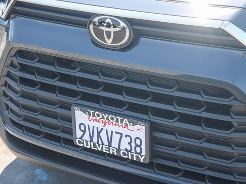 Certified 2025 Toyota Grand Highlander FWD image 6