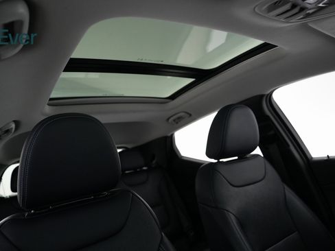 Used 2022 Chevrolet Bolt EUV Premier w/ Sun & Sound Package image 22