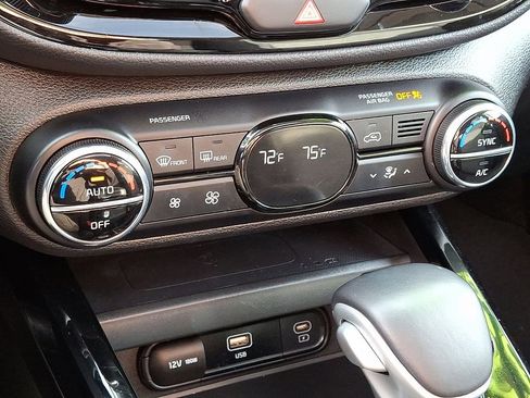 Certified 2023 Kia Soul EX image 17