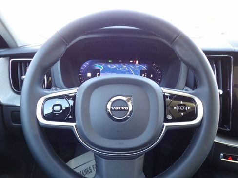 Certified 2025 Volvo XC60 B5 Plus AWD/4WD image 18