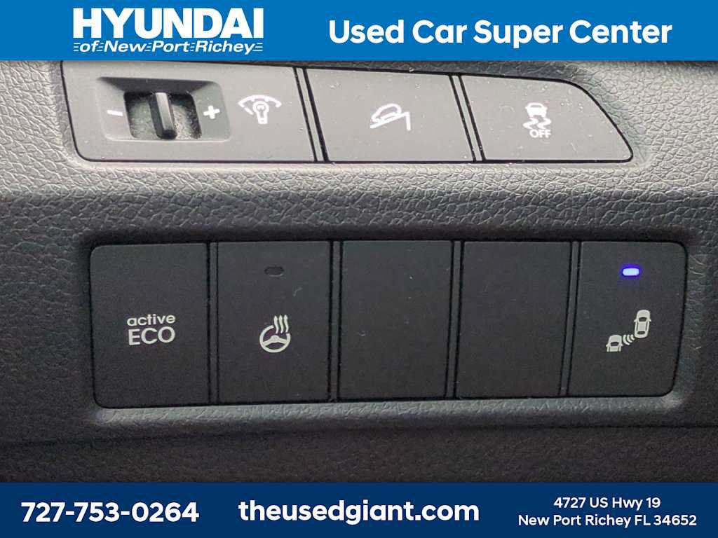 Used 2015 Hyundai Santa Fe Sport 2.0T w/ Option Group 05 FWD image 27