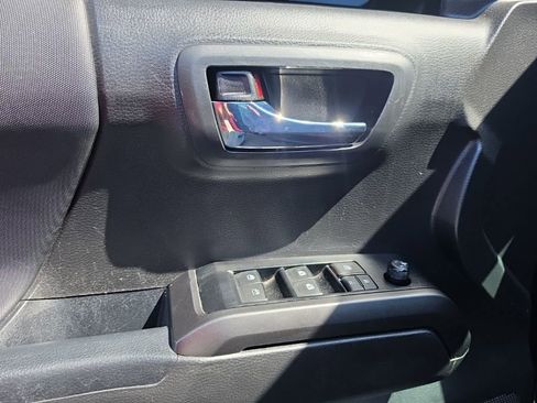 Used 2023 Toyota Tacoma TRD Off-Road image 4