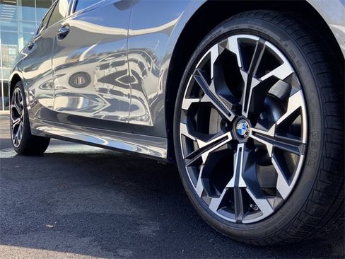 Used 2025 BMW 330i xDrive Sedan w/ Convenience Package image 7