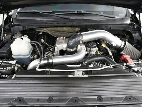 Used 2018 Nissan Titan SL w/ Midnight Edition image 5