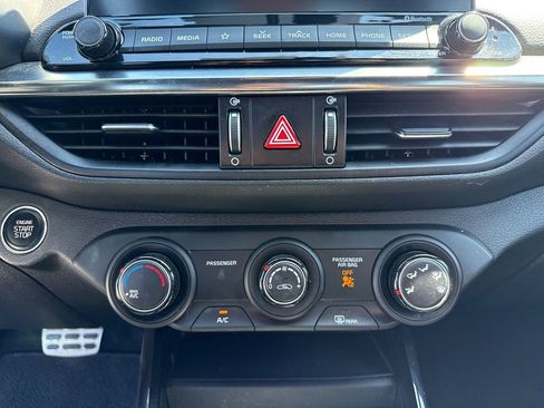 Used 2021 Kia Forte GT-Line image 21