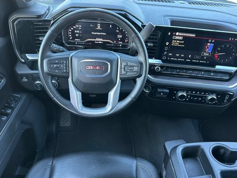 Used 2025 GMC Sierra 1500 SLT RWD image 16