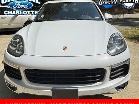 Used 2016 Porsche Cayenne image 3