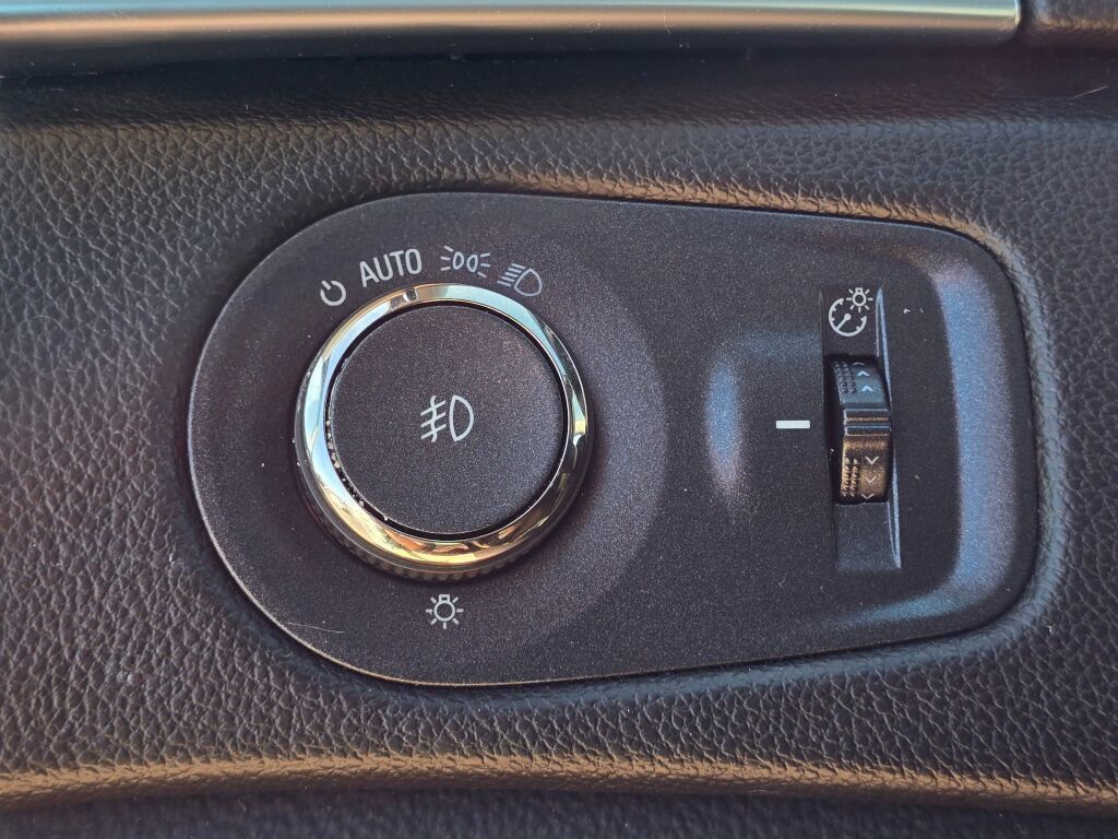 Used 2015 Cadillac SRX Performance w/ Driver Awareness Package FWD image 27