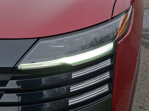 Certified 2025 Nissan Kicks SV image 9