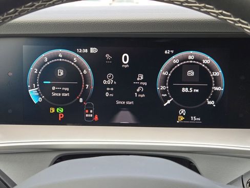 New 2026 Volkswagen Tiguan SE FWD image 12