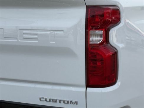 Used 2024 Chevrolet Silverado 1500 Custom image 7