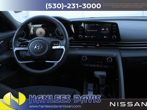 Used 2022 Hyundai Elantra SEL w/ Convenience + Premium Package image 15