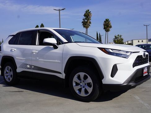 New 2025 Toyota RAV4 LE image 3