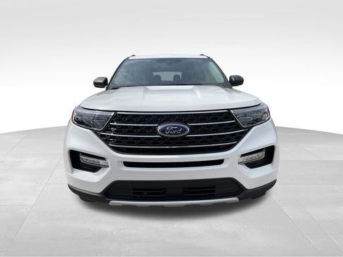 Used 2024 Ford Explorer XLT w/ Equipment Group 202A AWD/4WD image 26