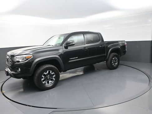 Used 2021 Toyota Tacoma TRD Off-Road AWD/4WD image 40