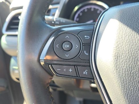 Used 2020 Toyota Camry SE image 19