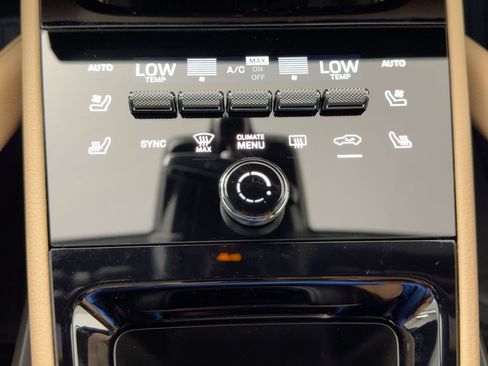 Certified 2026 Porsche Cayenne AWD/4WD image 19