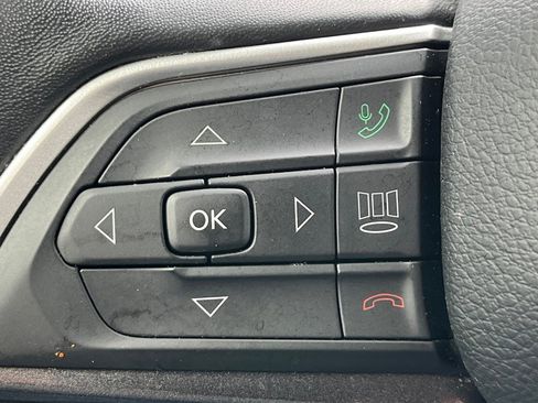 Used 2022 Jeep Grand Cherokee Altitude image 13